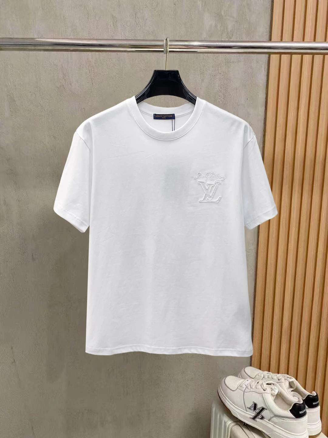 Louis Vuitton T-Shirt — 2e3bfb02
