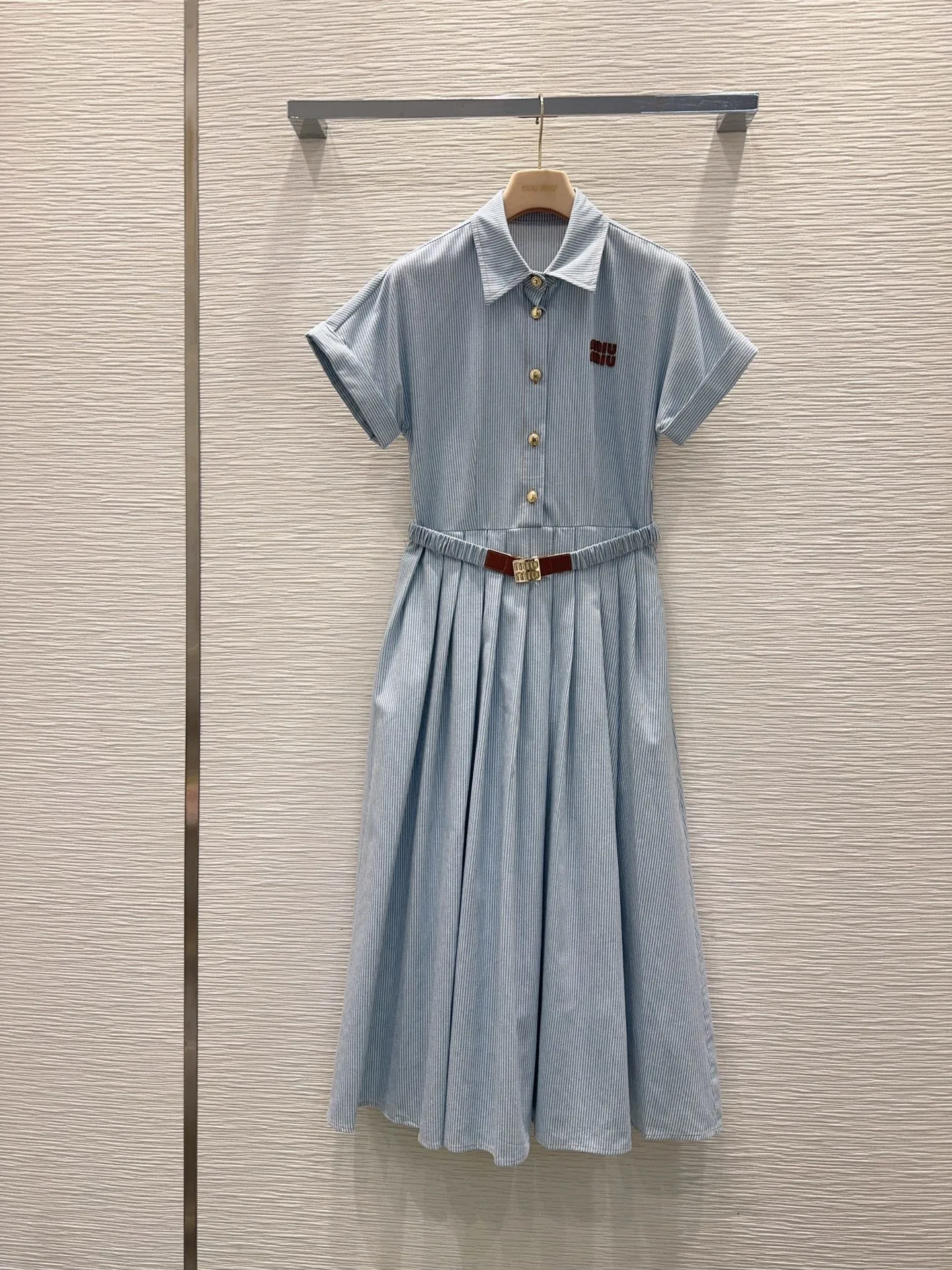 Dresses — 46b2442f