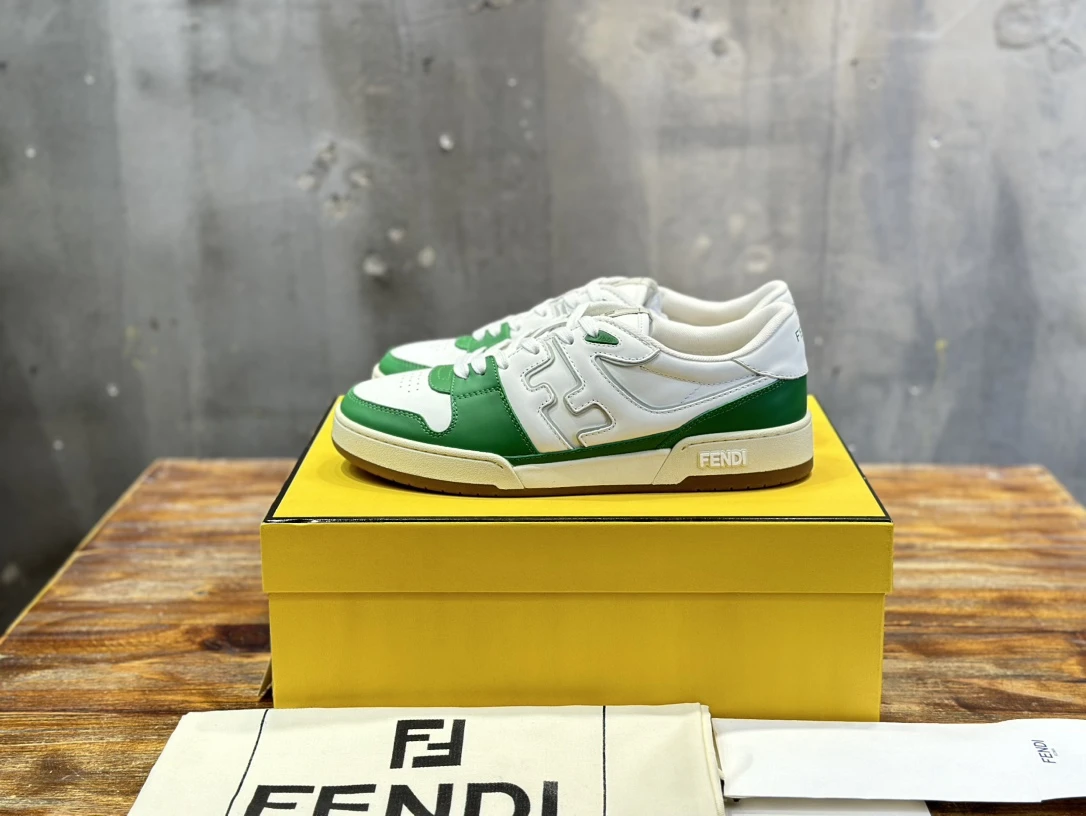 Fendi Sneakers — 7146d302