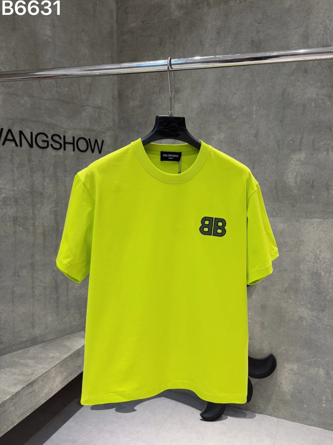 Balenciaga T-Shirt — 2802e272