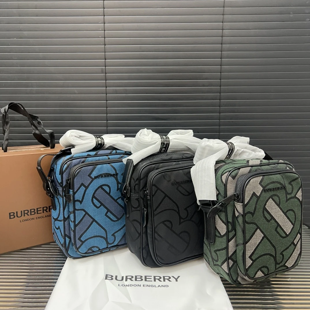 Burberry Bag — 24b94cc1