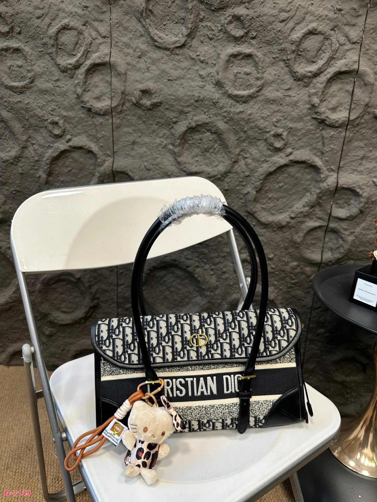 Dior Bag — 27330369