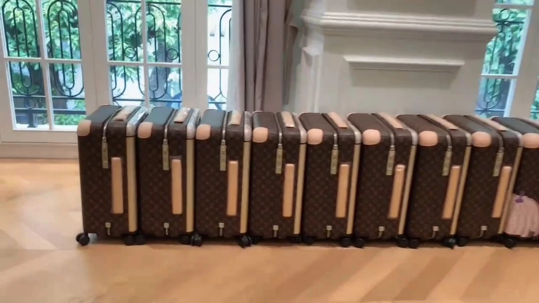 Luggage — 59b23b6e