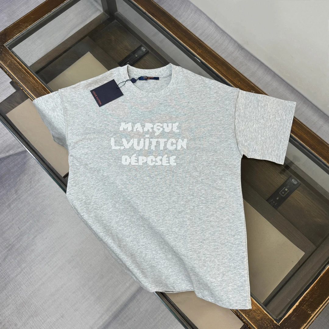Louis Vuitton T-Shirt — 7f774a9a