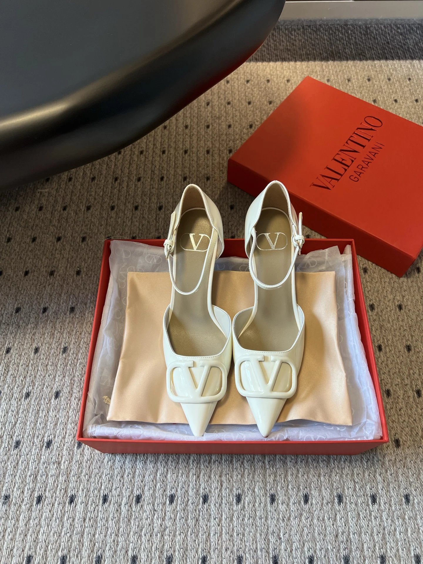 Valentino Shoes — b89f0685