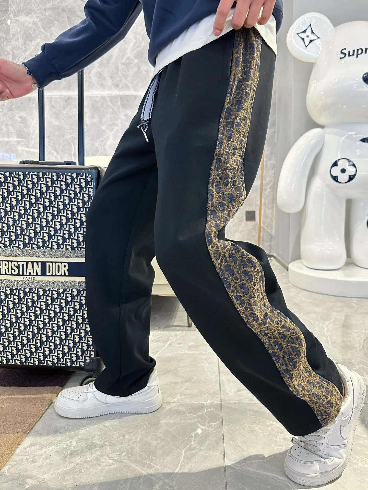 Dior Trousers — 722590de