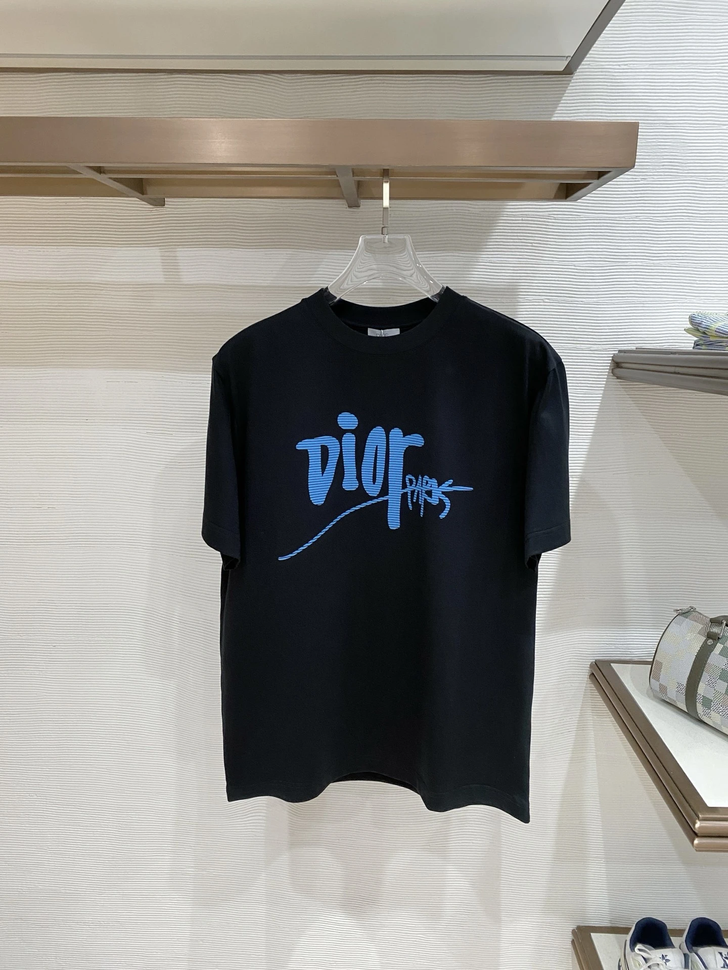 Dior T-Shirt — 56be60f7