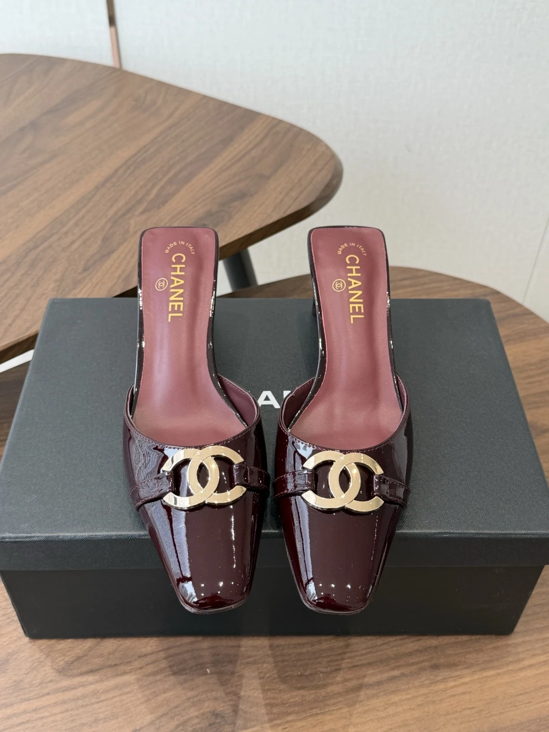 Chanel Sandals — dd8172f1