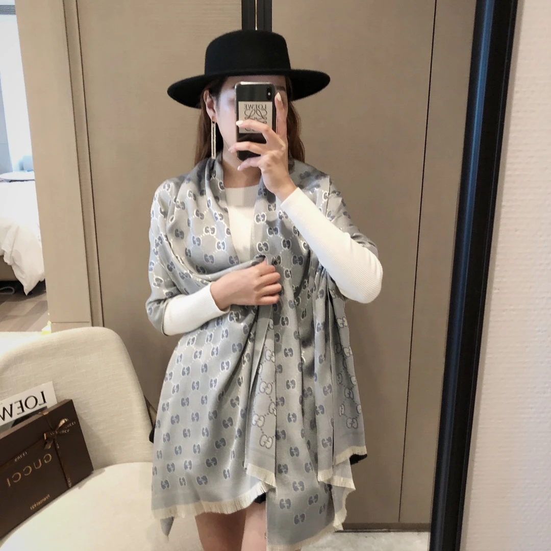 Scarves — 62739e2f