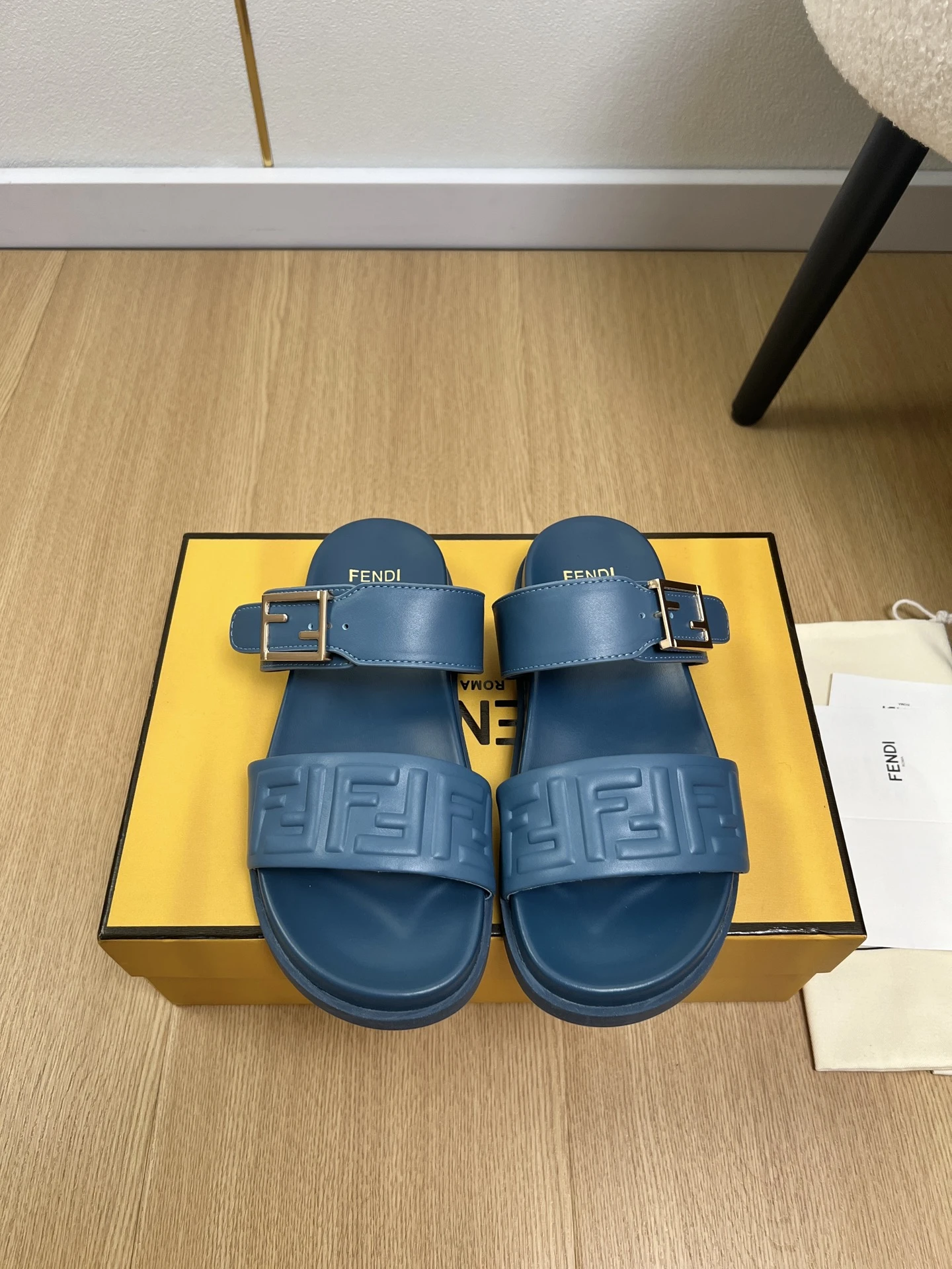 Fendi Slippers — 9ce94080