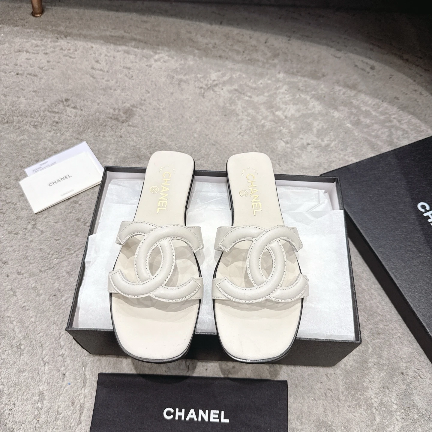 Chanel Slippers — 365538d6