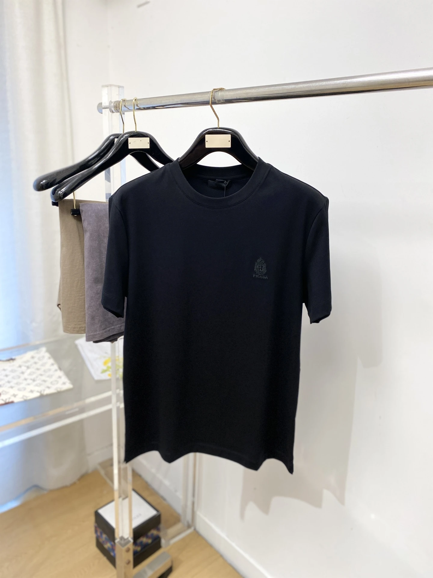 Prada T-Shirt — 6ef02131