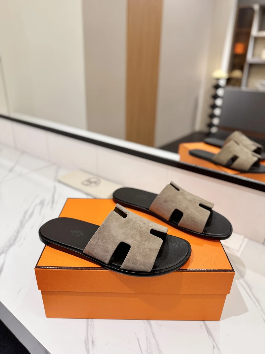 Hermès Slippers — 452dc605