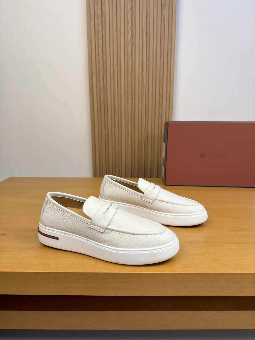 Loro Piana Sneakers — 84b34e5c