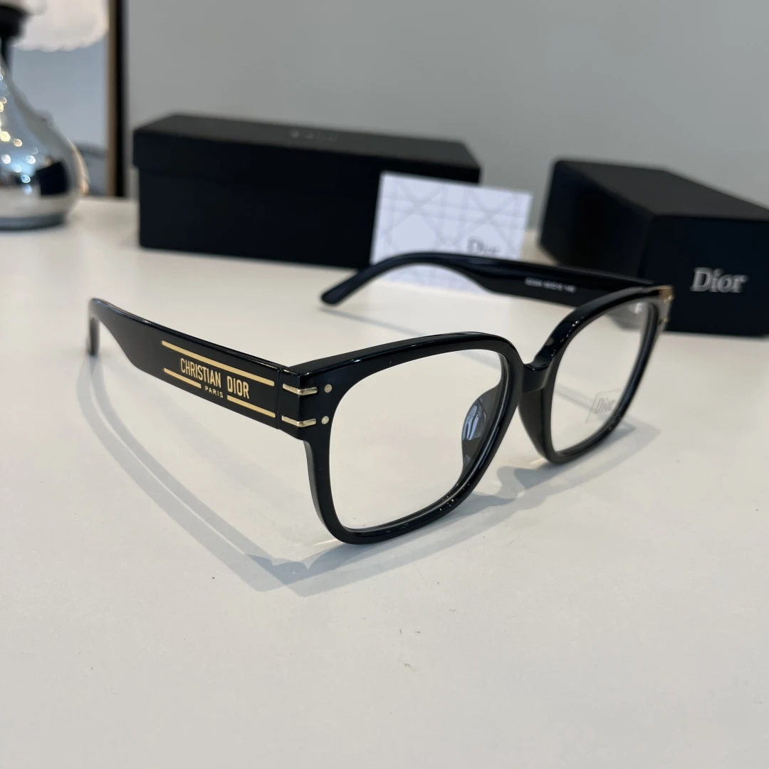 Dior Eyewear — cfbfec46