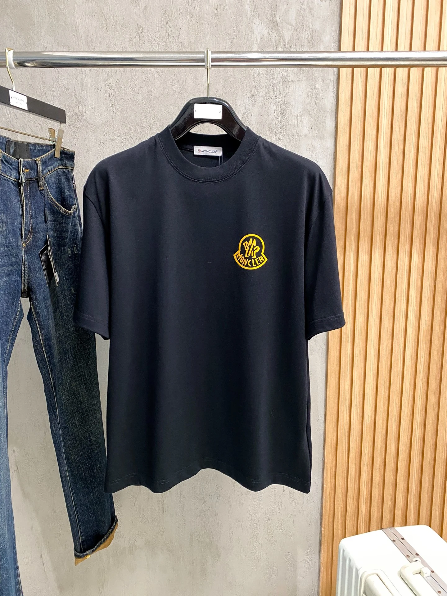 Moncler T-Shirt — e5d5be24