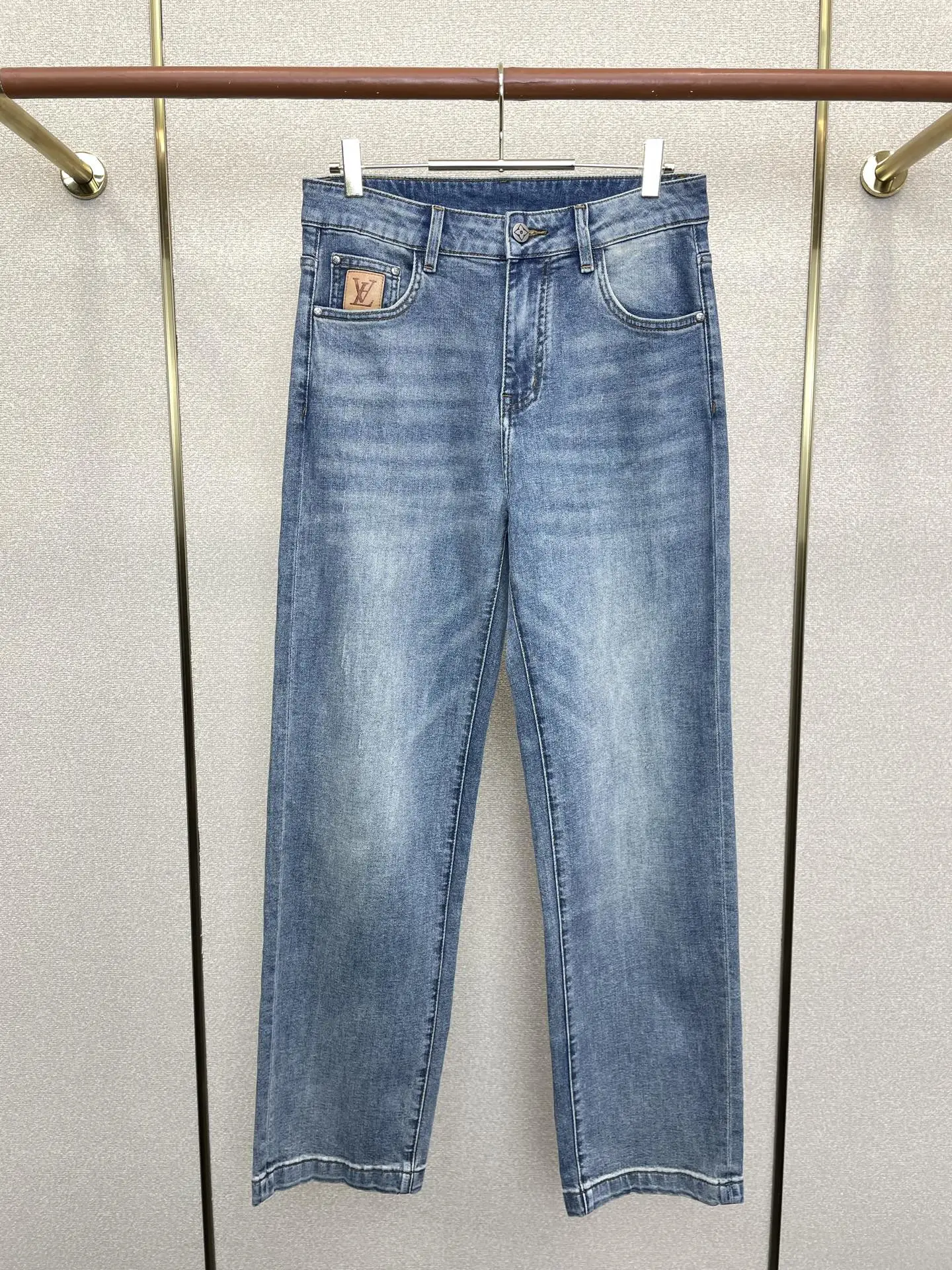 Louis Vuitton Jeans — 39ebd5c2