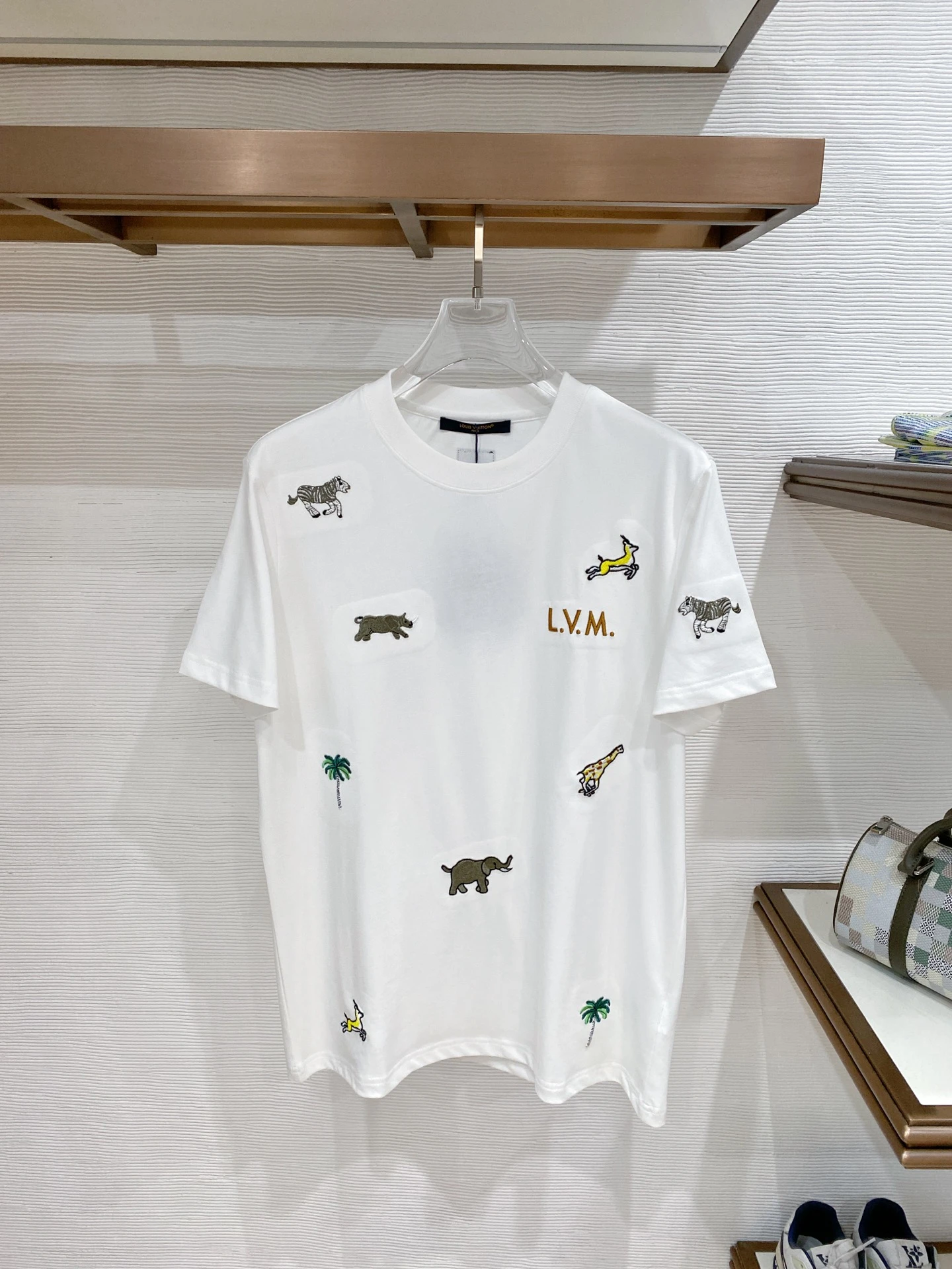 Louis Vuitton T-Shirt — c71b2d21