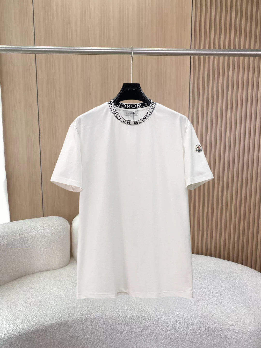 Moncler T-Shirt — 92b7fc3b