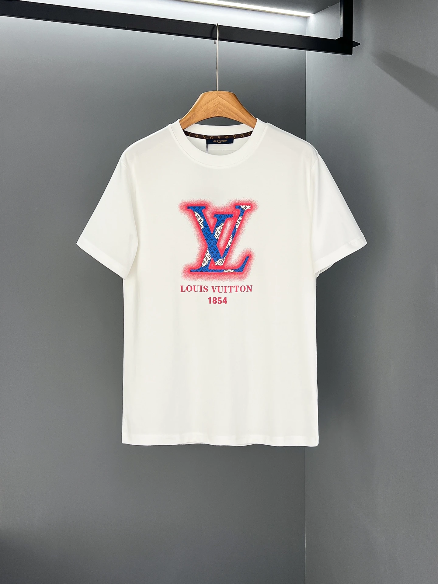 Louis Vuitton T-Shirt — bb7e06b6