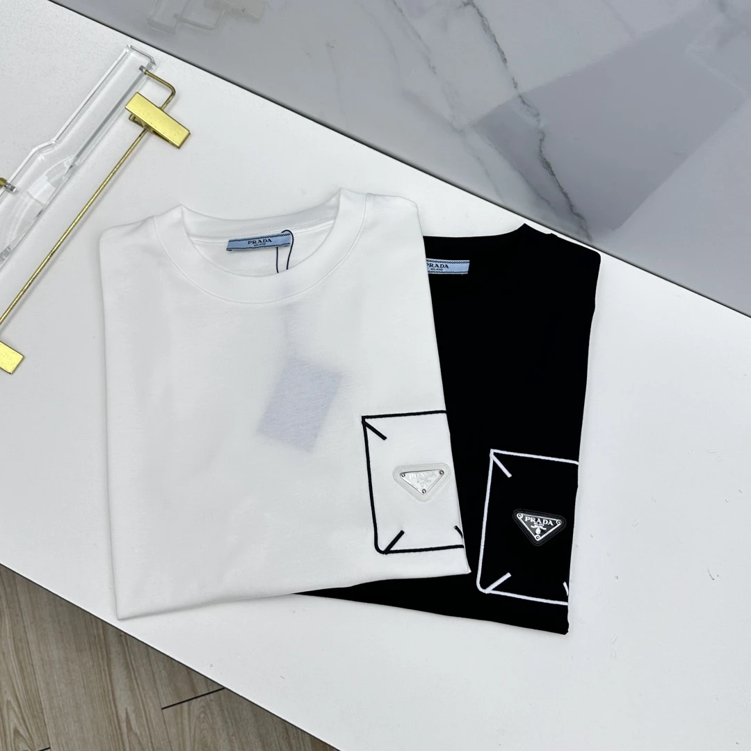 Prada T-Shirt — c5afc7b1