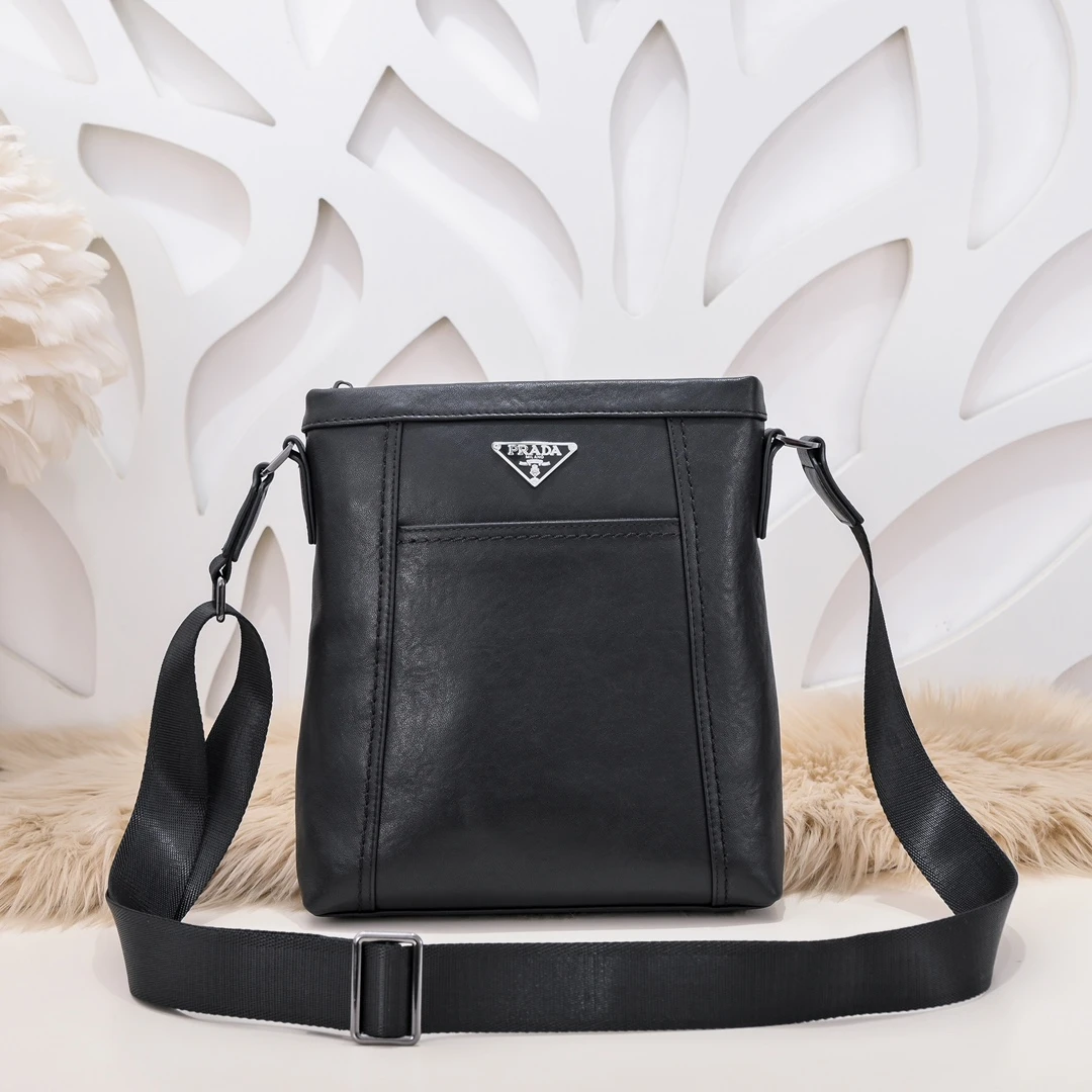 Prada Bag — 18037bcd