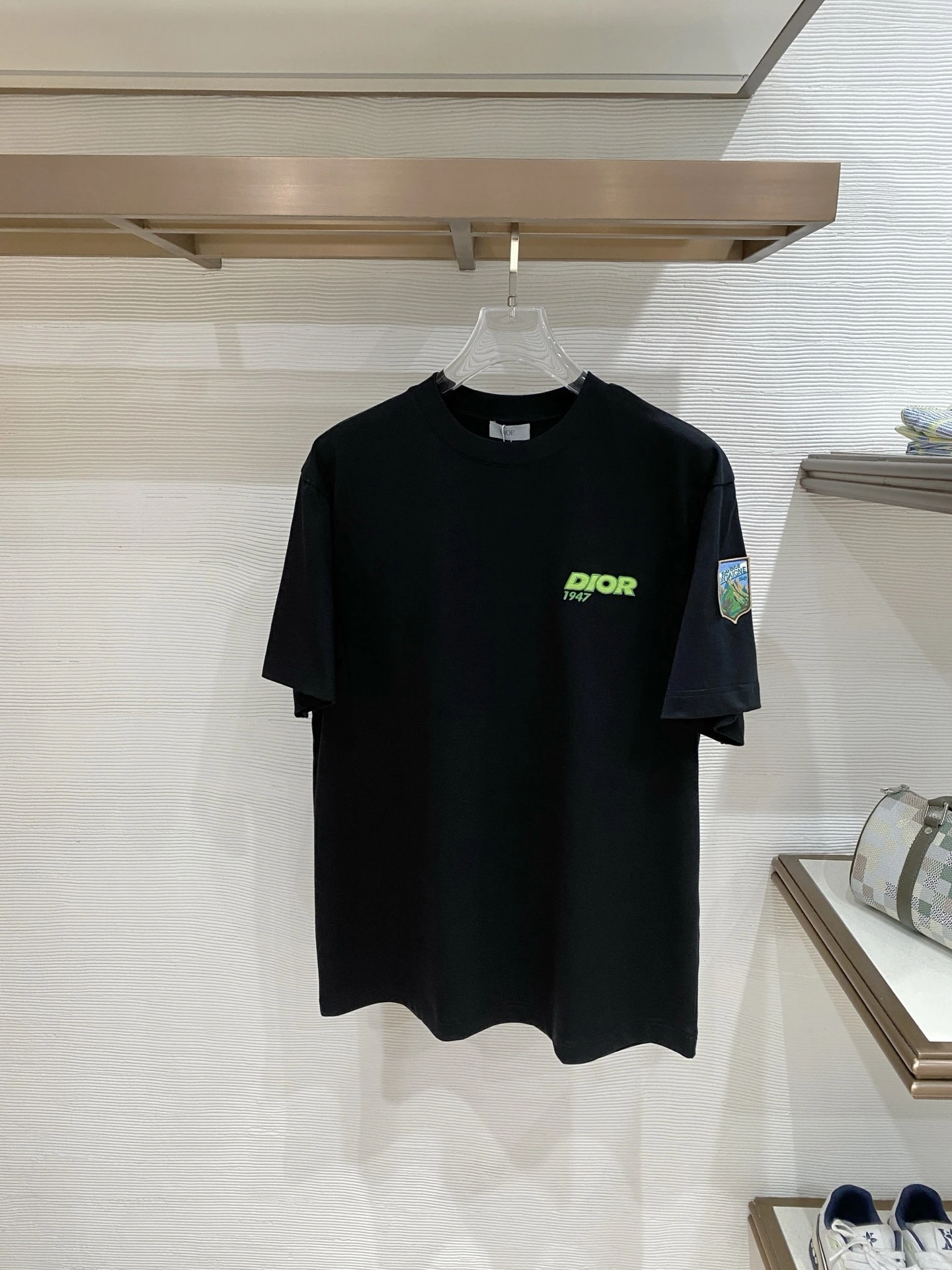 Dior T-Shirt — 16122b45