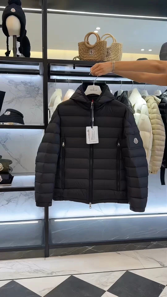 Moncler Down Jacket — 4f00fd9d