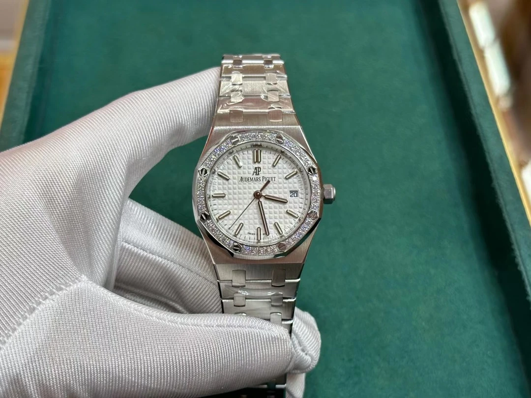 Audemars Piguet Watch — 2a170d49
