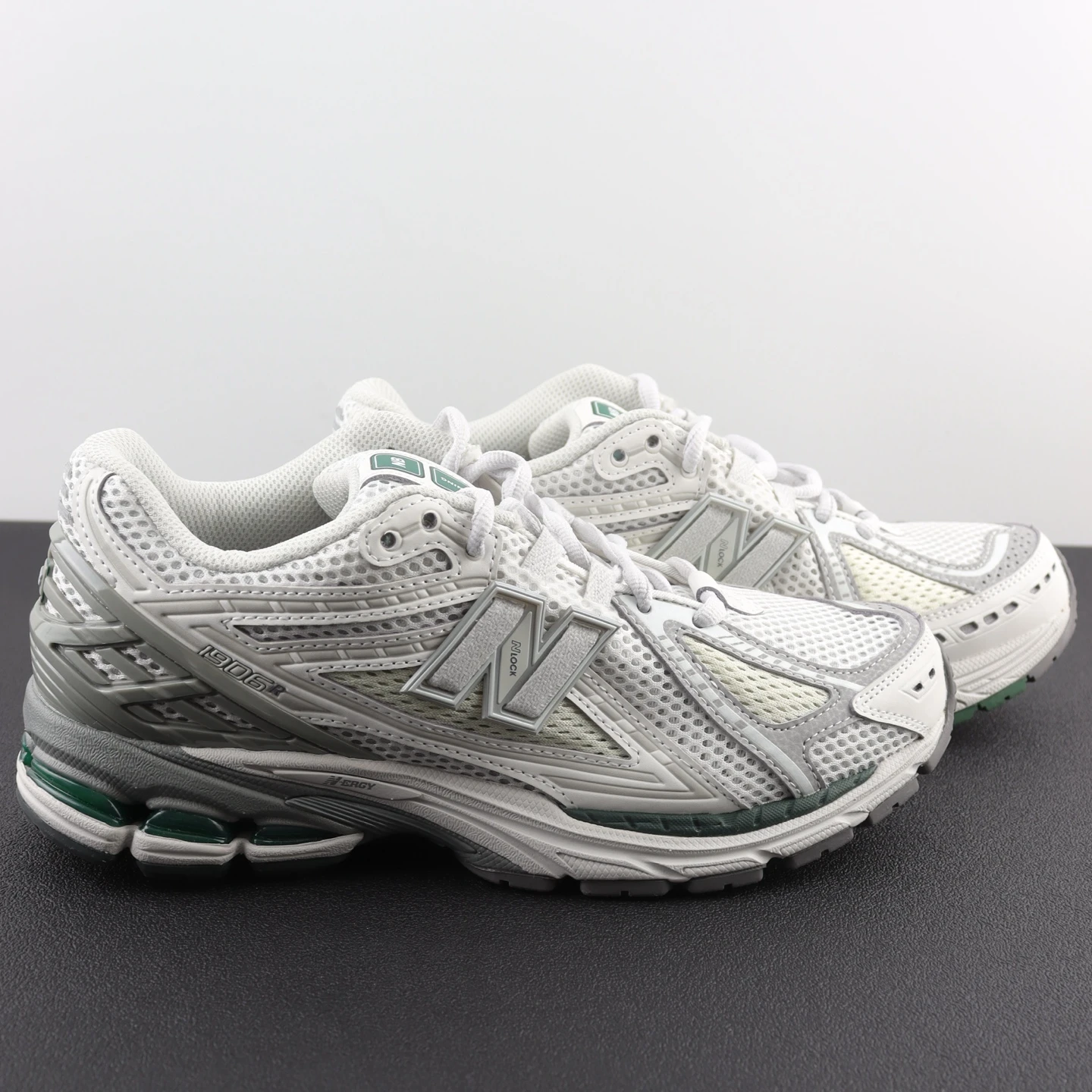 New Balance Shoes — 637ab2df