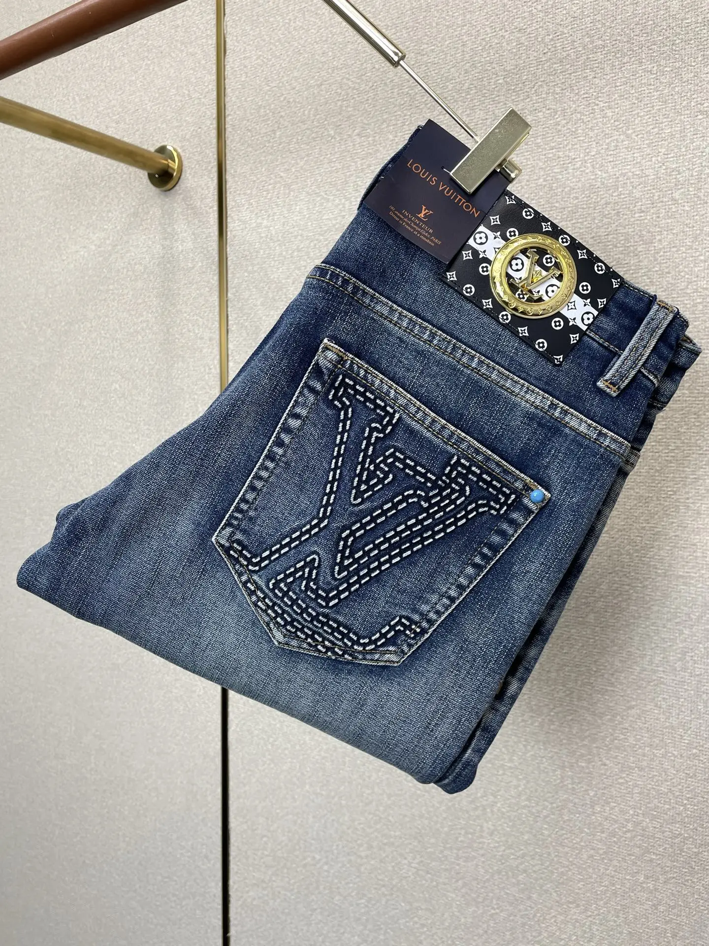 Louis Vuitton Jeans — 77713cba