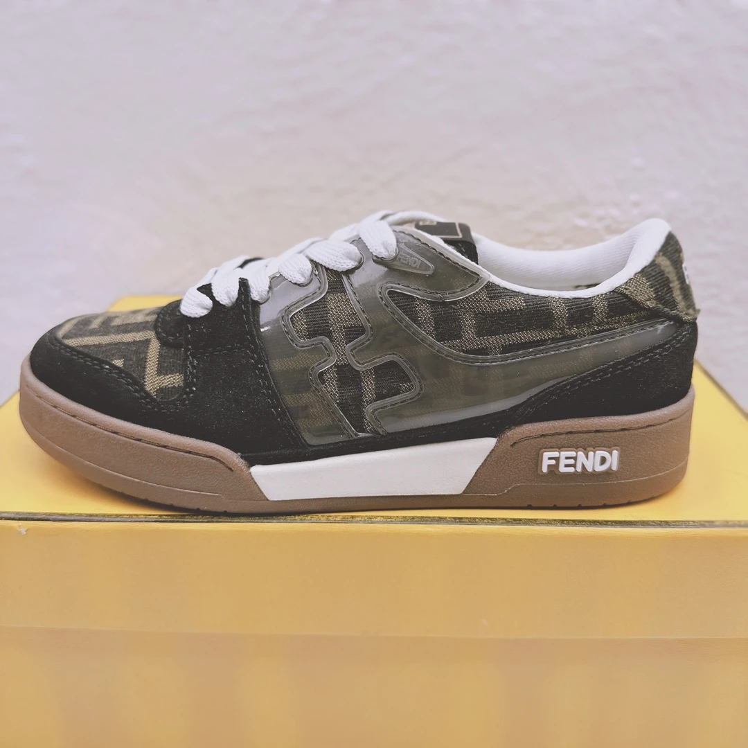 Fendi Sneakers — 2636a182