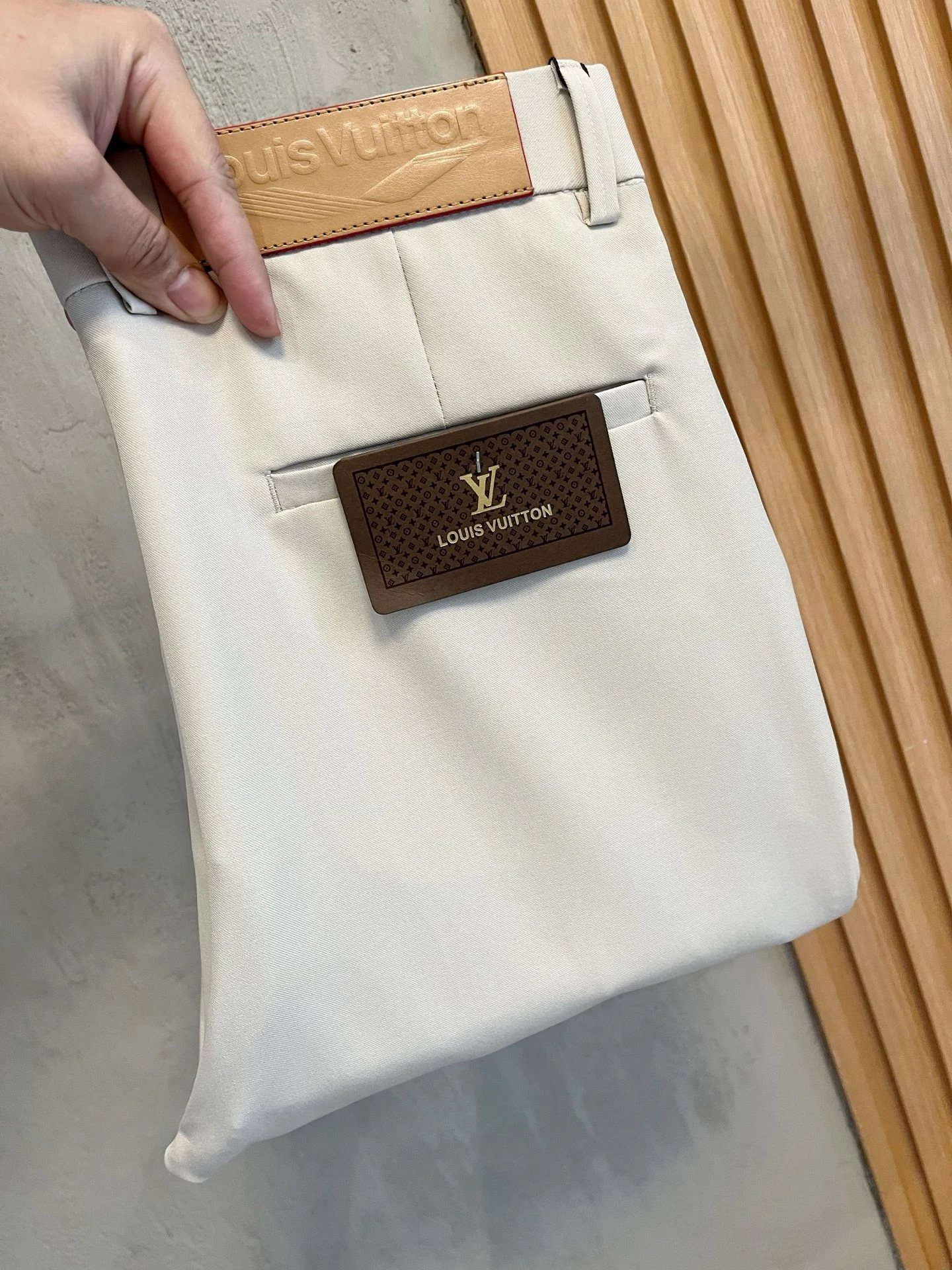 Louis Vuitton Trousers — 72059a77