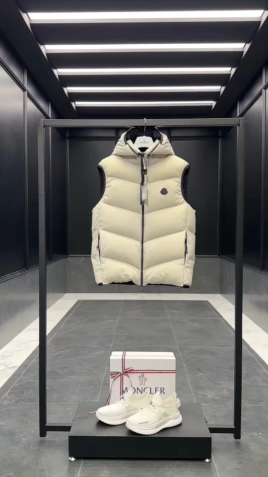 Moncler Down Jacket — c6036b06