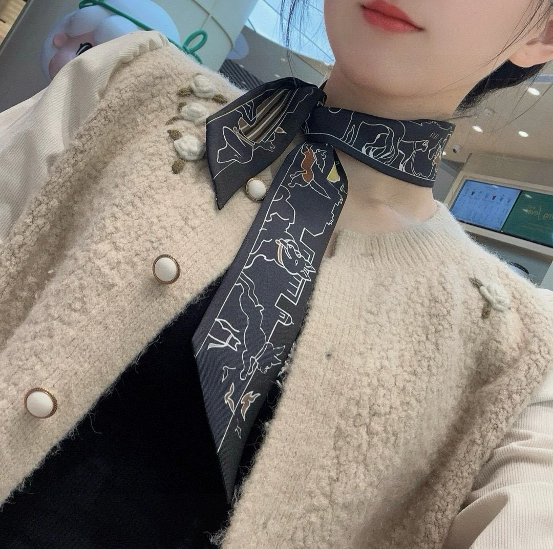 Hermès Scarves — 468070b5