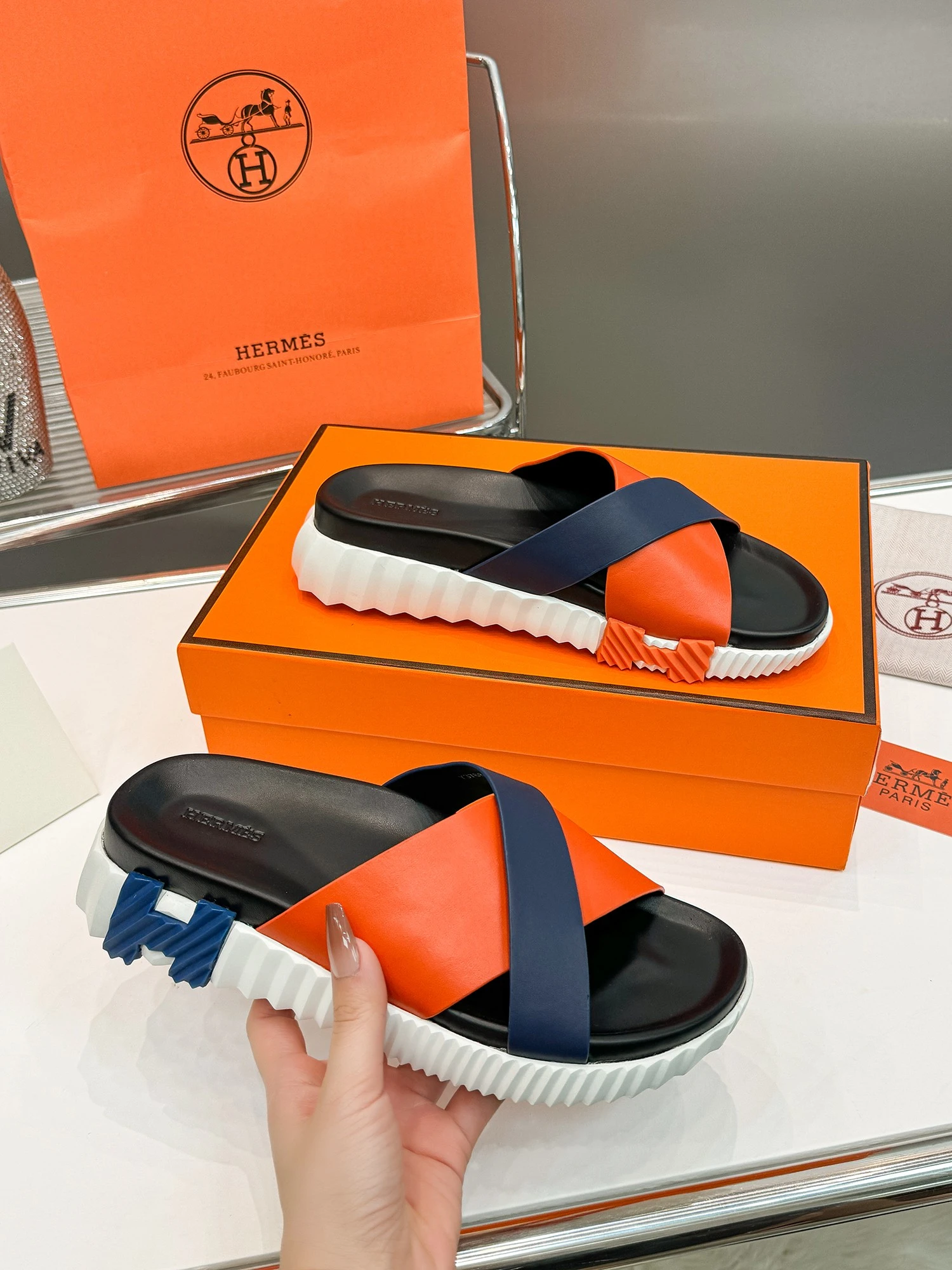 Hermès Slippers — d70b424f