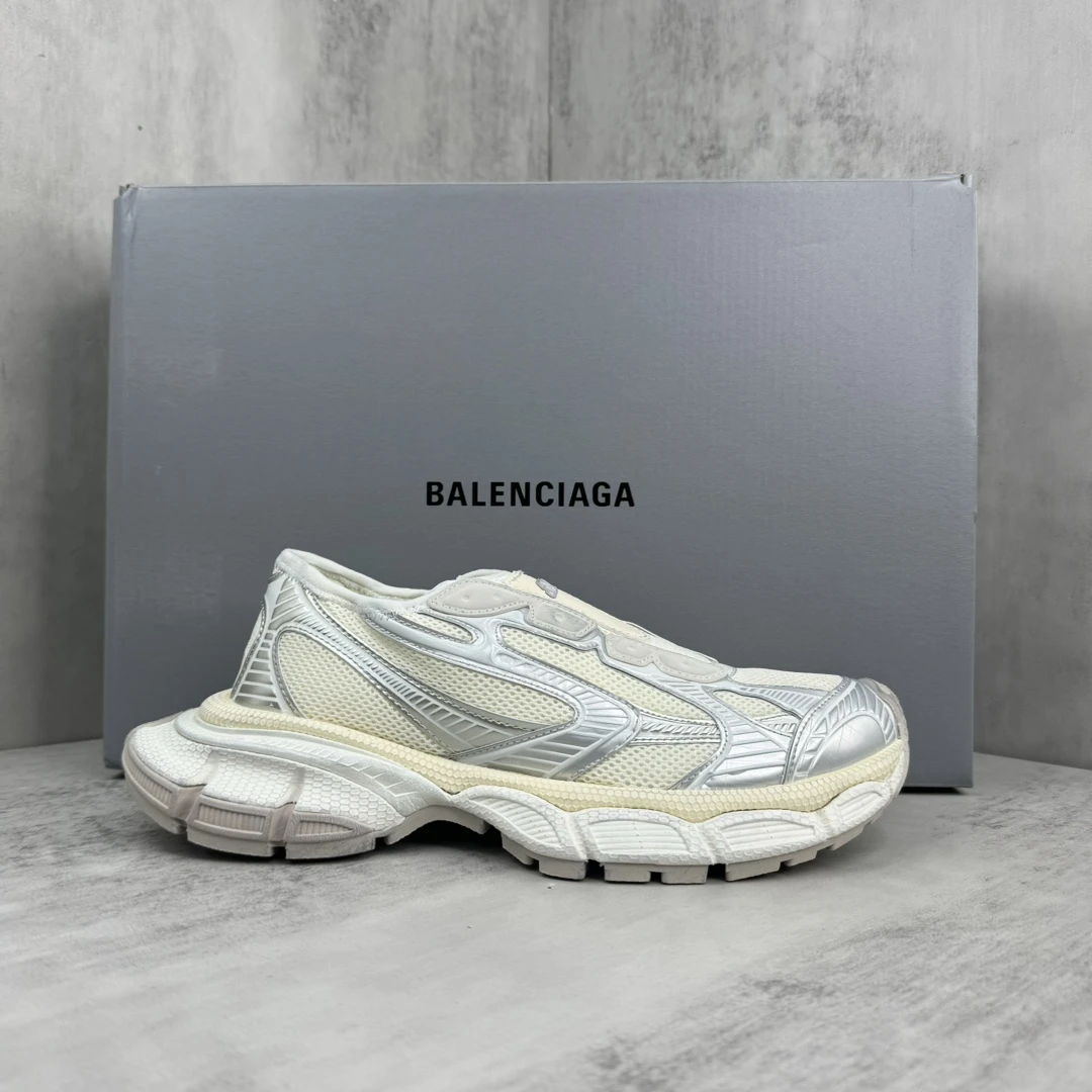 Balenciaga Sneakers — 5b90cfec