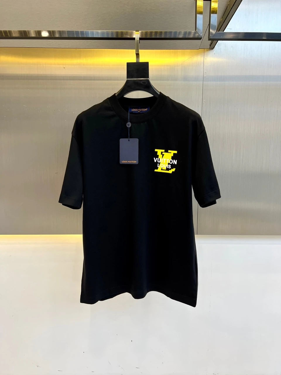 Louis Vuitton T-Shirt — 619ce0e1