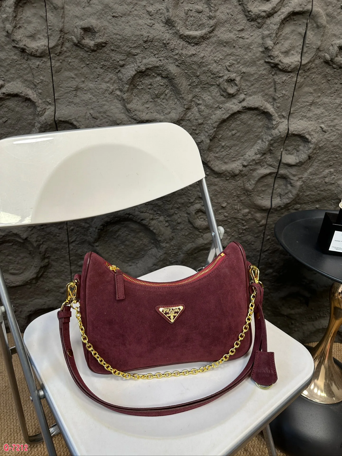 Prada Bag — 63b4e6e1