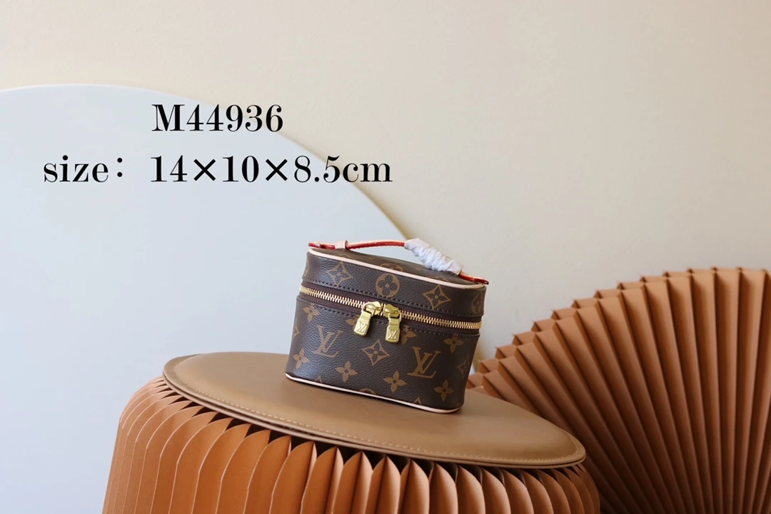 Louis Vuitton Bag — 8428a14a