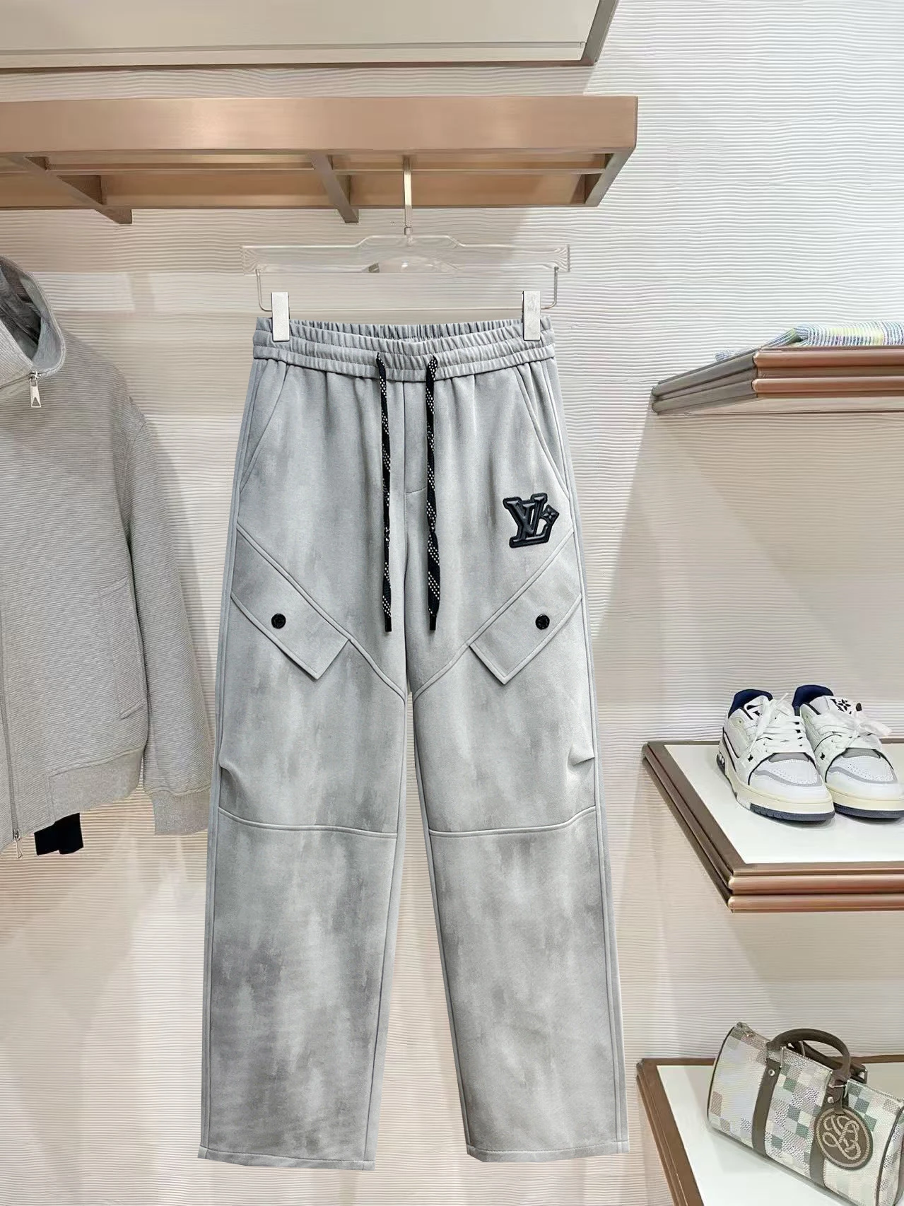 Louis Vuitton Trousers — 9ab8b9a3