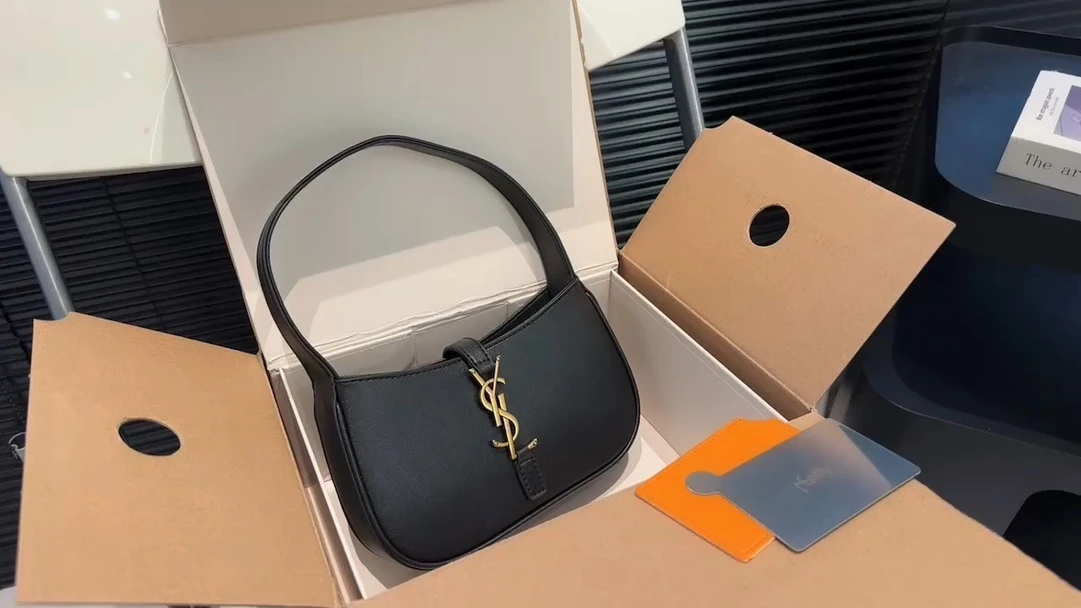 Travel Bags — 4d7f03f8