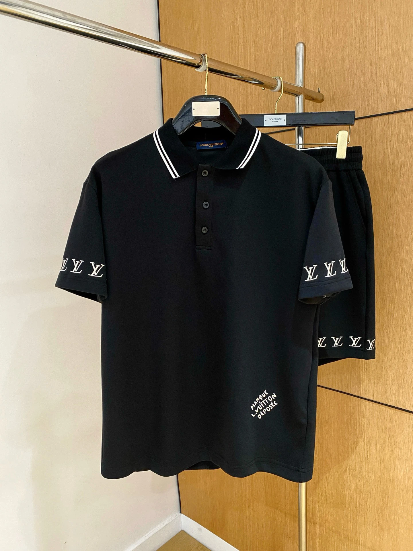 Louis Vuitton T-Shirt — 60b907f2
