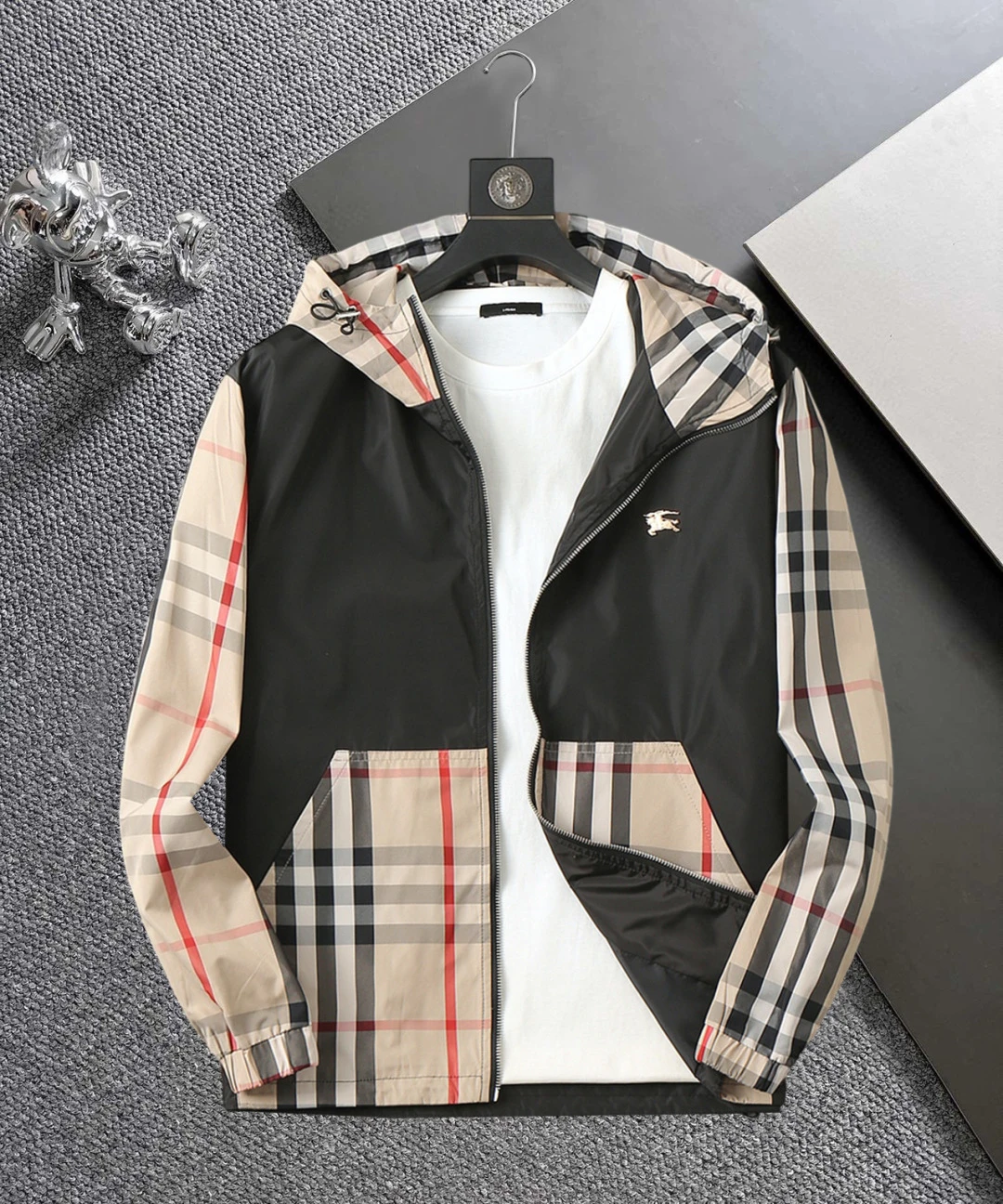 Burberry Jackets — 6672728a