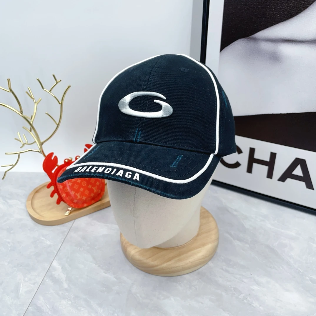 Balenciaga Hat — d2050946