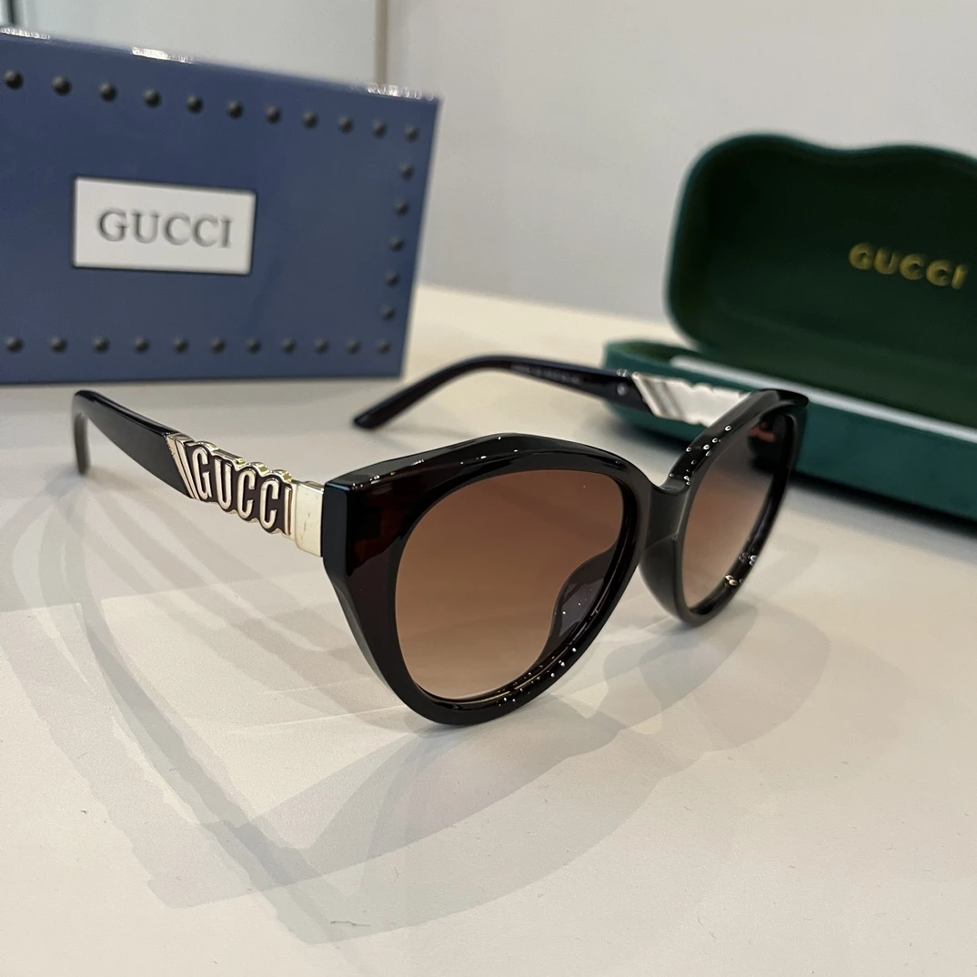 Gucci Eyewear — 4215636e