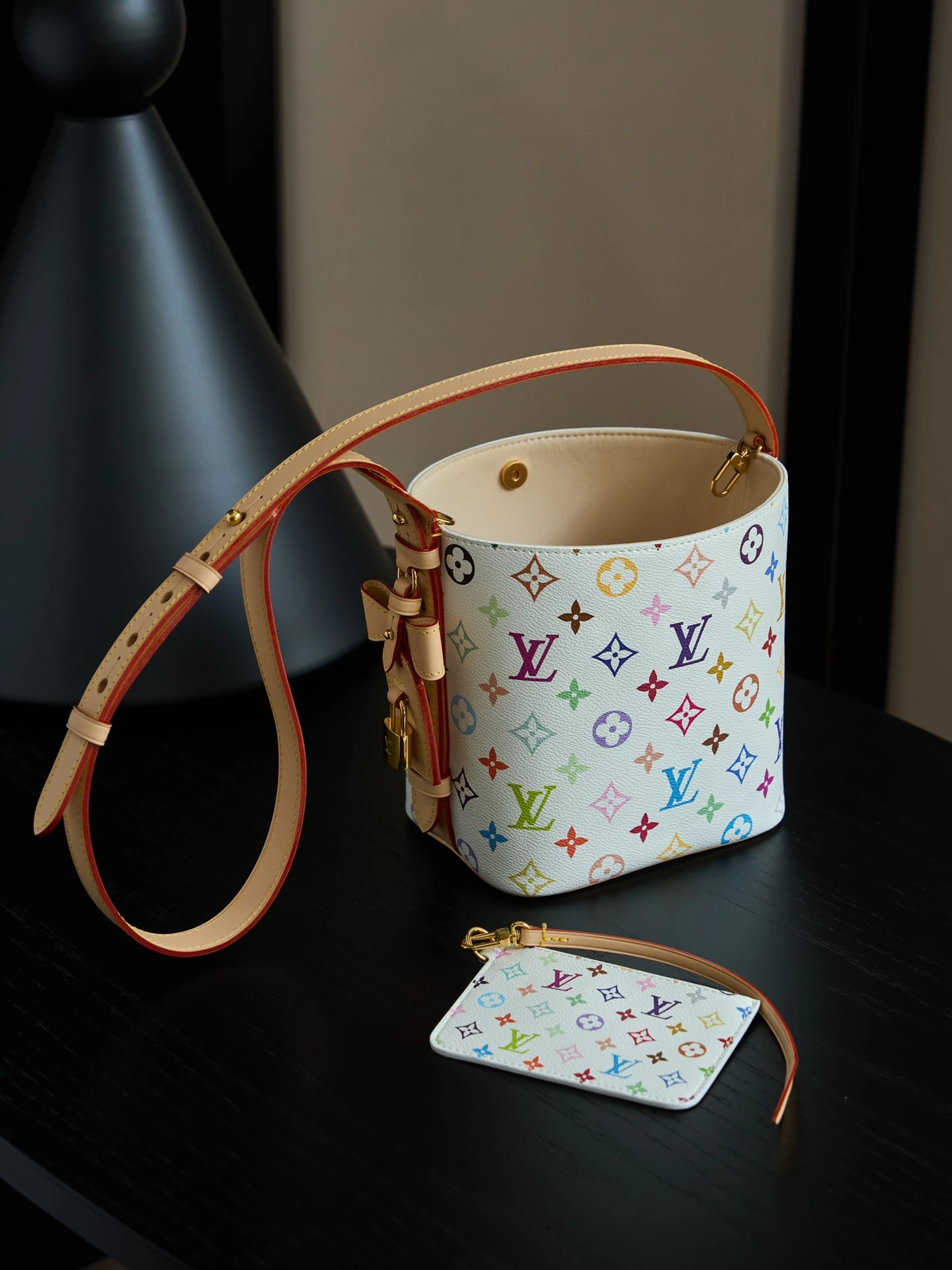 Louis Vuitton Bag — 6cc8f8bb