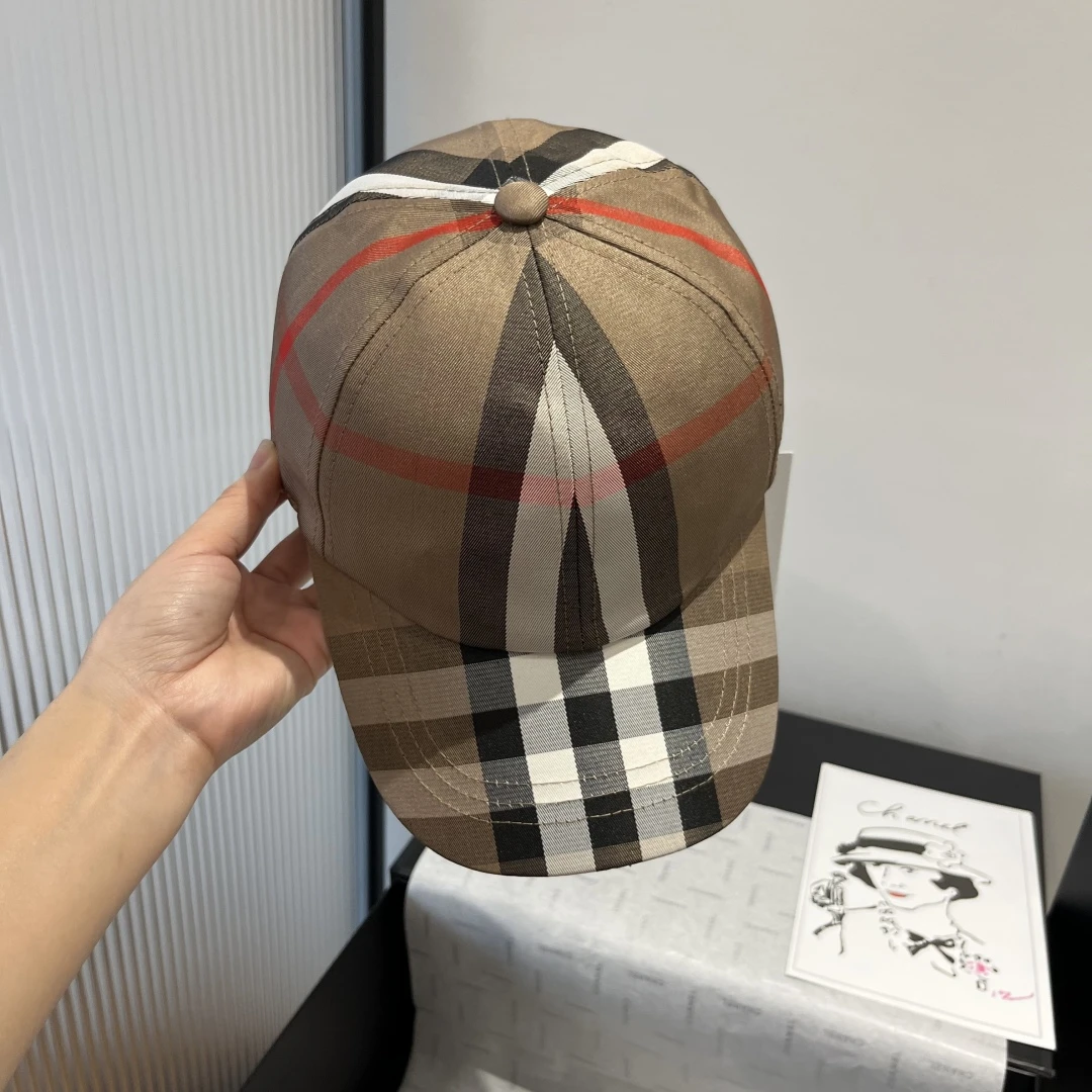 Burberry Hat — b0b6d918