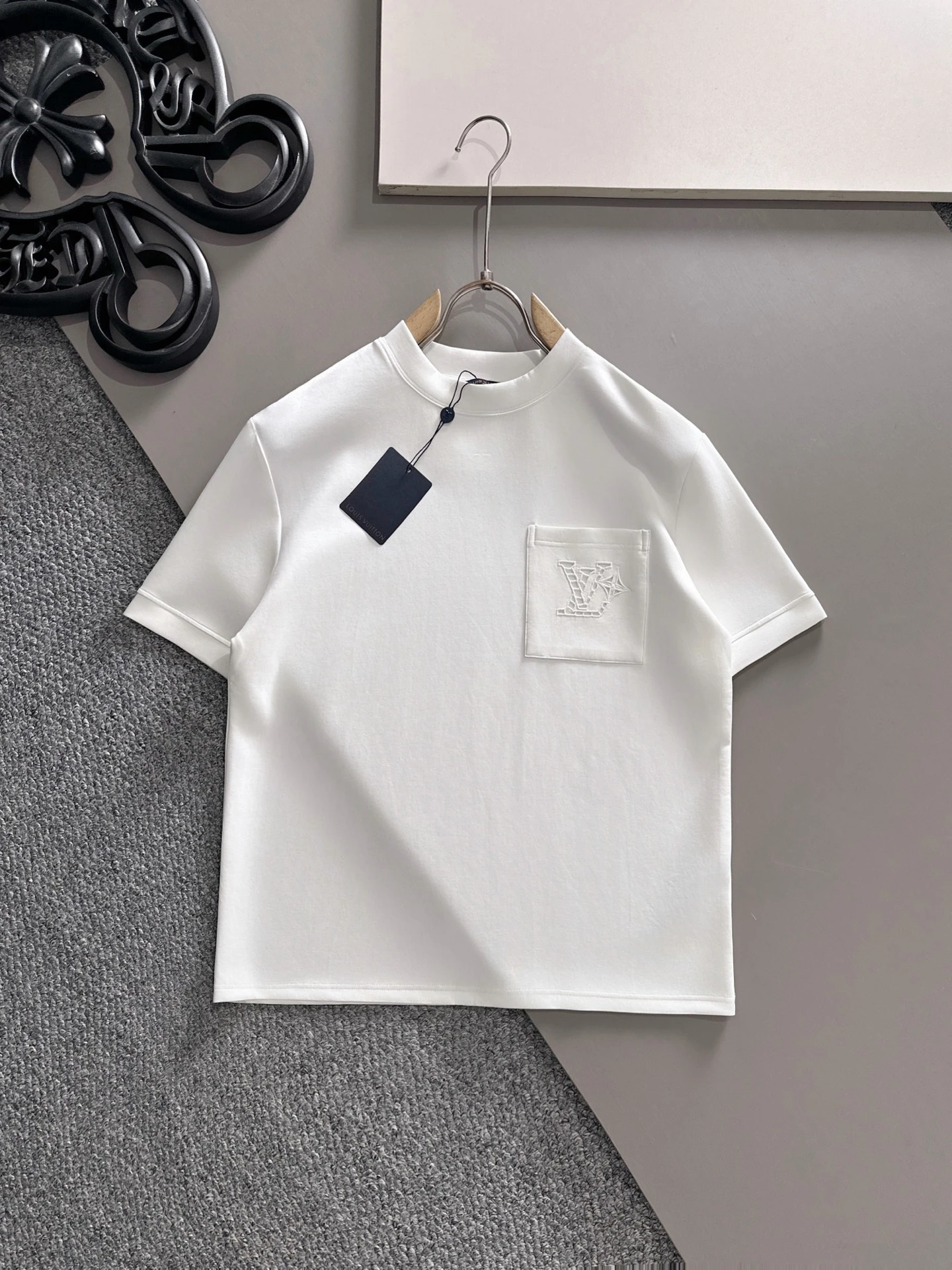 Louis Vuitton T-Shirt — 1672d3f4