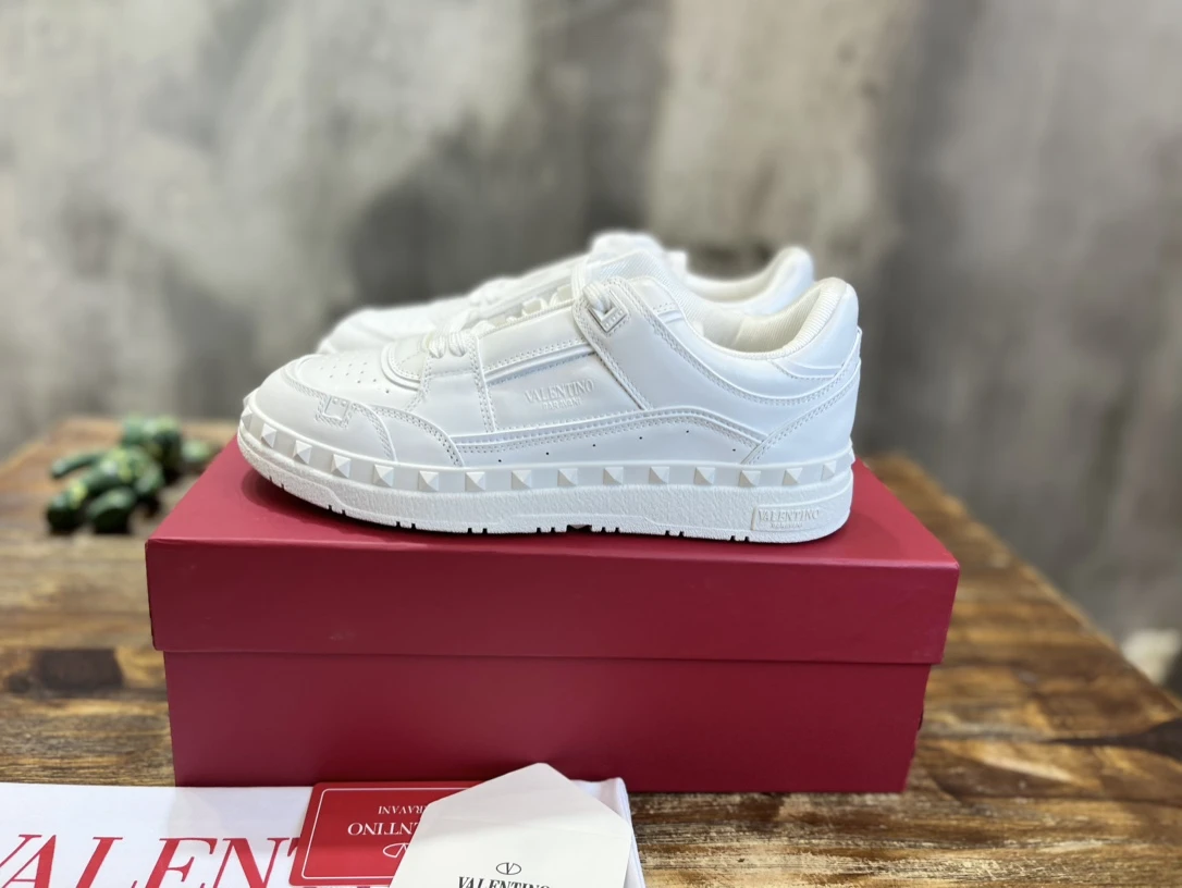 Valentino Sneakers — 1875ca1b
